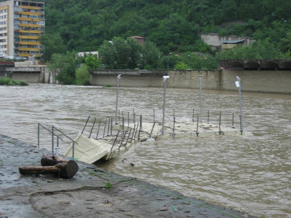scenaflood120613Q