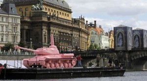 pinktank2208131