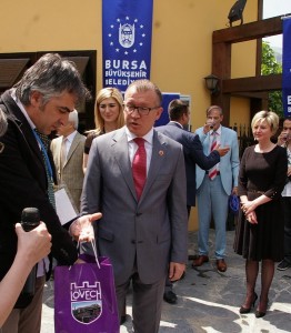 zanaqtibursalovech2605153