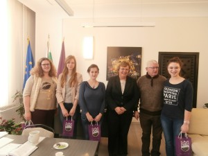laval2201162 Стажанти от Лавал гостуваха на кмета на Община Ловеч Корнелия Маринова