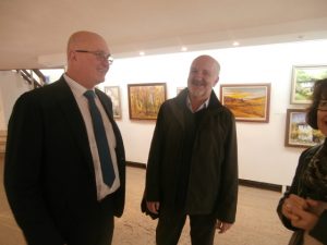 izlojba7051671 Заместник-кметът на Община Ловеч Венцислав Христов: С вашата изложба грейна слънцето над града ни!