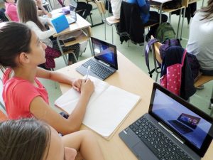 pmgsmartroom405162 Природо-математическа гимназия – Ловеч, е първото училище в областта с изградена смарт класна стая
