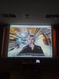 cern1812162 Учениците от Езиковата с виртуална визита в Церн, Швейцария