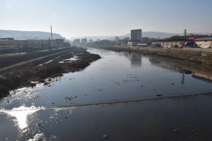reka 381216 Почистването на коритото на Осъм от дървета и храсти в регулацията на Ловеч вече е към края на втория етап