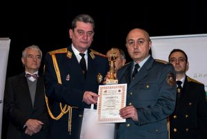 radkopojarna3101171 В традиционният конкурс „Пожарникар на годината”, В раздел „Превенция” наградата бе присъдена на ст. инспектор РАДОМИР РАДЕВ от РСПБЗН-Ловеч