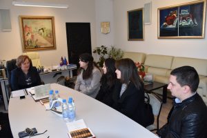 startkariera1402171 Кметът на Община Ловеч Корнелия Маринова прие четирима младши експерти „Административно обслужване“, които ще работят девет месеца по програма „Старт в кариерата“