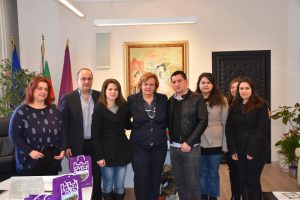 startkariera1402172 Кметът на Община Ловеч Корнелия Маринова прие четирима младши експерти „Административно обслужване“, които ще работят девет месеца по програма „Старт в кариерата“