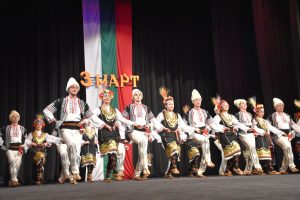 elit403174 Празничен концерт за Трети март изнесе фолклорна формация "Елит"