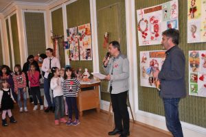 martencici20317 1 Заместник-кметът на Община Ловеч Венцислав Христов награди победителите в конкурса за мартеница