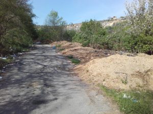 nereglamentiranosmetishte2203172 Съставиха акт за установяване на административно нарушение на гражданин, изхвърлял отпадъци на нерегламентирано място