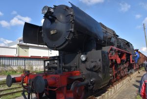 vlak2703173 Отново атракционно пътуване с действащ музеен парен локомотив до Троян