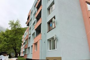 saniraneteteven200417 2 Още една санирана сграда в Тетевен получи акт 16