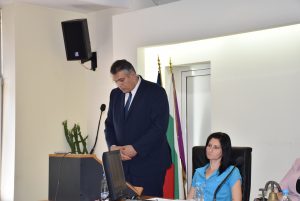obsbolnica230517 2 Бурно обсъждането в Общинския съвет преди общото събрание на МБАЛ -Ловеч