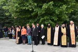 praznik240517 6 С парад на училищните знамена започна тържеството за 24 май в Ловеч