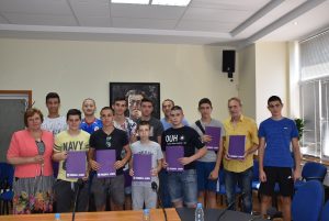 handball1107172 Младите хандбални таланти на „Осъм“ гостуваха на кмета на Ловеч след спечелена шампионска титла