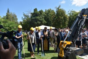 parvakopkacentar2807175 С първа копка стартира проектът за рехабилитация и изграждане на нови пространствени решения в Ловеч