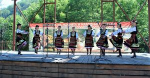 ribarica1807172 Музика и танци от всички фолклорни области в страната ще зазвучат на „Празника на народния обичай и автентичната носия”