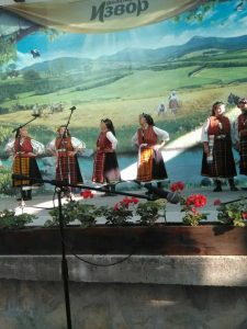 Carevec1408171 Сребърен медал за група "Тарамбера" от Хлевене