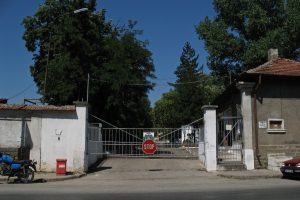 lovech kazarma Тази година "Цветница" ще се проведе в двора на Казармата, бул. "България" и на гаровия площад