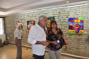 izlojba1109173 Самостоятелна изложба на Мадлена Стоянова бе открита в Художествената галерия в Ловеч