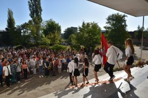 uchebnagodina1509173 Кметът Корнелия Маринова: Днес е стартов ден, а вие имате възможност да развивате висока скорост