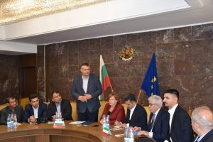 iran2410172 Кметът Корнелия Маринова участва в среща с търговска делегация от Иран