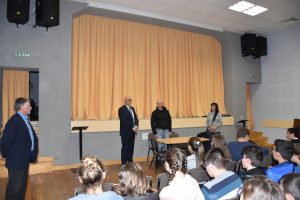 shopov1511171 Актьорът Христо Шопов се срещна с ученици в Ловеч по повод 30 години от филма „Вчера“