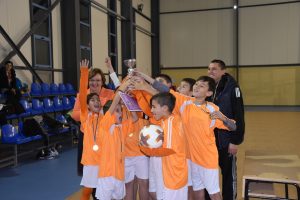 futdeca221217 4 В Многофункционална спортна зала в ГЧЕ „Екзарх Йосиф Първи“ – Ловеч, на 21 декември 2017 година се проведе традиционен коледен турнир по футбол на малки врати