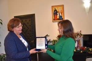 nagradareiting1512171 Престижна награда за Община Ловеч в рейтинга на учещите администрации