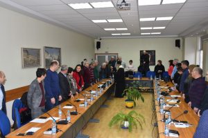 porasvane901183 Митрополит Гавриил поръси ръководството и общинските съветници в Ловеч със светена вода за здраве и успехи