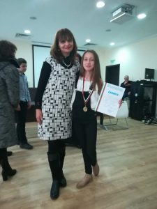 nagradadeca260318B ЗА ПОРЕДЕН ПЪТ УЧЕНИК ОТ ОУ,,ХРИСТО НИКИФОРОВ’’ СПЕЧЕЛИ ПРИЗОВО МЯСТО НА НАЦИОНАЛЕН КОНКУРС