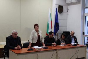 otchetboiadjieva90318C Годишният отчет за изпълнението на програмата за управление на община Тетевен за 2017г. бе представен и в град Тетевен