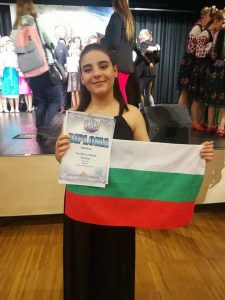 mariavasileva204181 Две награди, покани за пет международни конкурса и участие в гала концерт на ловешкия талант Мария Василева