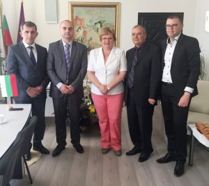 delegacia albania1105181 Чуждестранните делегации за Празника на Ловеч бяха приети от кмета Корнелия Маринова