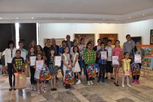 nagradi31051181 В Ловеч връчиха наградите от три национални конкурса за деца