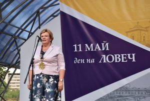 prazniklovech1105181 Отличиха заслужили граждани и бизнесмени по повод Празника на Ловеч -11 май