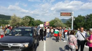protestbolnica705183 В Ловеч продължават протестите с настояване за яснота за бъдещето на местната болница