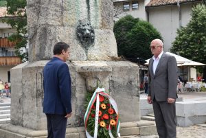 denbotev206182 Венци и цветя в Ловеч по повод Деня на Ботев и загиналите за свободата на България