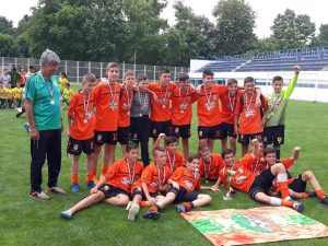 litex1906181 Отбора на ПФК „Литекс“ – Ловеч (набор 2005 год.) с треньор Христо Данчев е категоричен шампион на провелия се футболен турнир „UHLSPORT CUP“