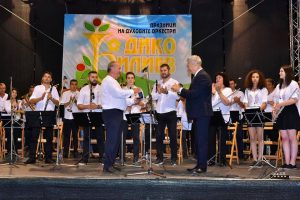 montanaband1106181 С почетна значка на Община Монтана е награден Тотко Рогашки – диригент на Духовия оркестър в Ловеч