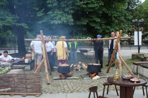 tetecensalamura2506184 Празникът на Тетевенската саламура се превърна в традиция за тетевенци