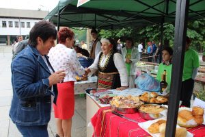 tetecensalamura2506185 Празникът на Тетевенската саламура се превърна в традиция за тетевенци