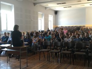 vestoteva2106181 Журналистката Весела Тотева на 20 юни разказа историята си на бивш наркозависим пред ученици от средните училища в община Ловеч