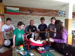 10 Опасности и първа помощ в планината Ваканция навръх Балкана
