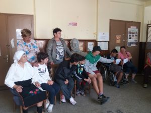 decahliab2007182 Деца и младежи от Център за настаняване в Ловеч се запознаха с пътя на хляба