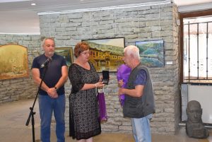 izlojba1207181 Юбилейна изложба на Цветан Хаджииванов бе открита в Художествената галерия – Ловеч