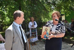 leshnica1607181 Кметът Корнелия Маринова поздрави жителите на село Лешница за празника