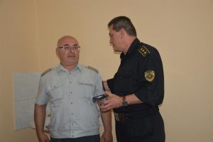 nagradimvr507181 Началникът на РС ПБЗН Троян отличен с най-високото професионално отличие в МВР