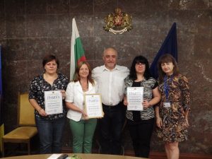 obladministracia100718B Мая Михова е „Служител на годината” в Областна администрация Ловеч