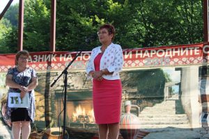 ribarica2407183 Народни обичаи, песни и танци събраха състави от цялата страна в Рибарица